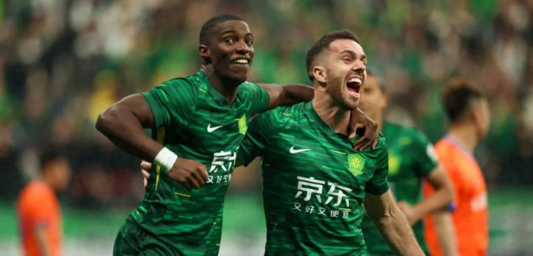 雷霆11月24日以122-95大胜开拓者，杨瀚森打破中国球员NBA得分纪录，展现强大实力。